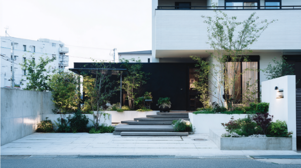 A様邸新築外構工事 駐車場と門柱の施工事例